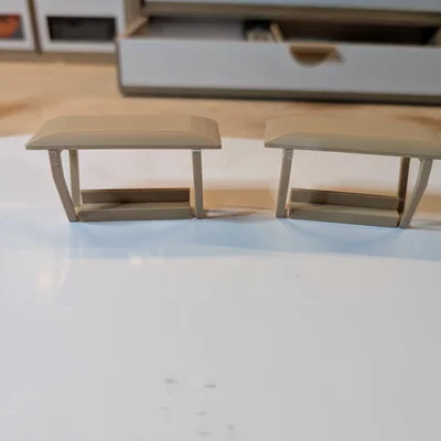 Bến xe buýt đôi H0 scale có mái, trụ đỡ và băng ghế