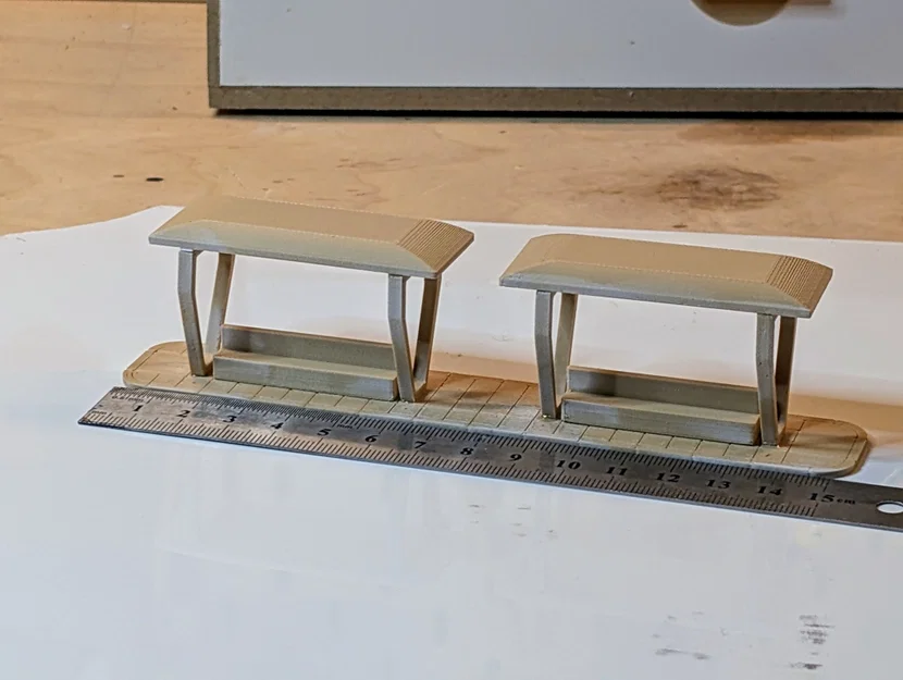 Bến xe buýt đôi H0 scale có mái, trụ đỡ và băng ghế - Image 2