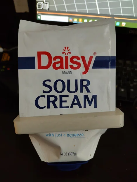Dụng cụ ép Daisy Sour Cream cho chai squeeze bottle - Image 1