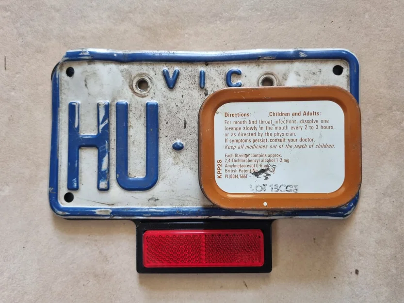 Giá đỡ phản quang biển số xe máy (Victoria/Úc) - Image 2