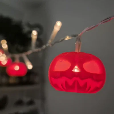 Bản remix Makies Jack-O-Lantern gắn đèn fairy lights