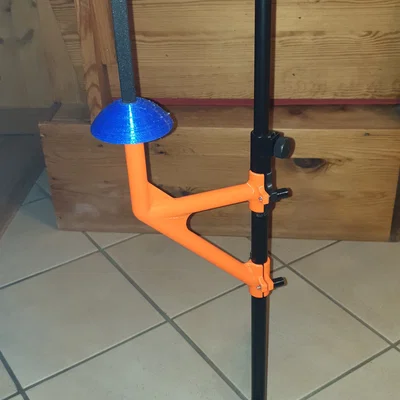 Giá đỡ kèn trombone gắn lên chân giá nhạc (Ø20 mm)