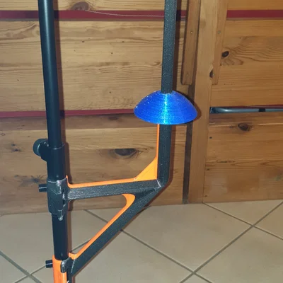 Giá đỡ kèn trombone gắn lên chân giá nhạc (Ø20 mm)