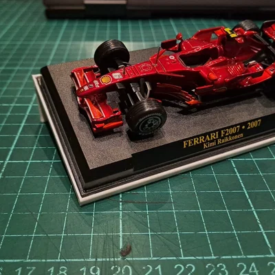 Kệ gắn tường trưng bày Ferrari collection 1:43 (ixo/altaya/fabbri) nghiêng 25°