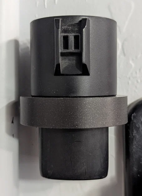 Giá treo adapter Tesla J1772 (gắn tường) - Image 2
