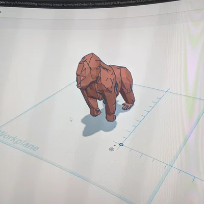 Mô hình Gorilla giữ dây cáp sạc phong cách Low Poly độc đáo