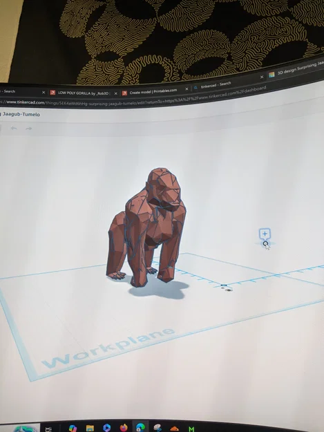 Mô hình Gorilla giữ dây cáp sạc phong cách Low Poly độc đáo - Image 2