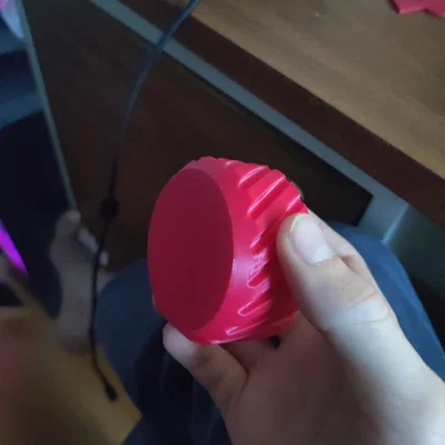 Hộp đựng đồ hình trụ có nắp vặn in 3D tiện lợi