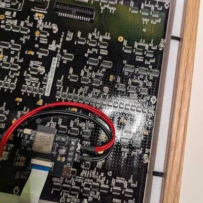 Giá đỡ board Livegrid (Livegrid board holder)