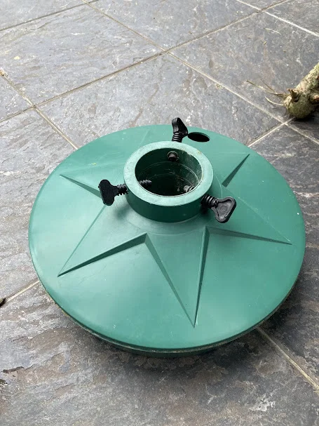 Vít cho chân đế cây thông Noel – Xmass tree stand screw (šroub do stojanu) - Image 3