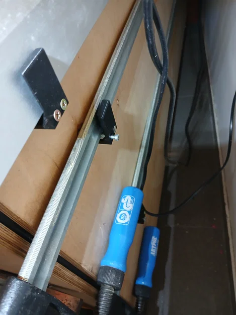 Giá đỡ kẹp nặng Heavy Clamp Holder treo tường bền bỉ - Image 1