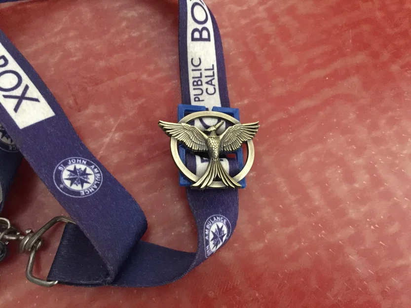 Phụ kiện cài huy hiệu lên dây đeo thẻ (Lanyard Pin Holder) in 3D - Image 1