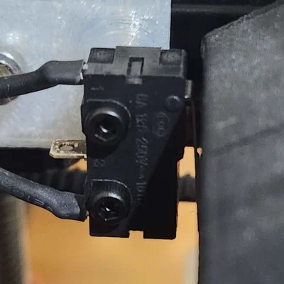 Gá gắn limit switch trên thanh nhôm định hình 20 mm