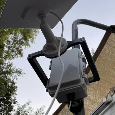 Junction Box Solar Mount (Ngàm gắn pin mặt trời cho junction box)