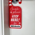 Móc treo cửa “Santa Stop Here” tuỳ chỉnh tên - Thumbnail 5