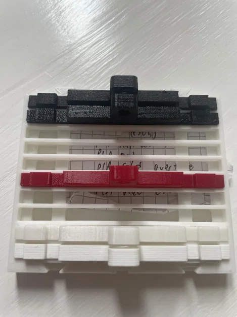 Giá treo cuộn nhựa Filament có khe ghi chú thông minh - Image 1