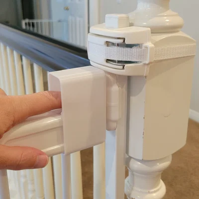 Nắp Che Chốt Cổng Em Bé – Summer Infant Banister Gate
