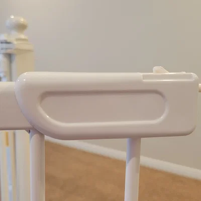 Nắp Che Chốt Cổng Em Bé – Summer Infant Banister Gate
