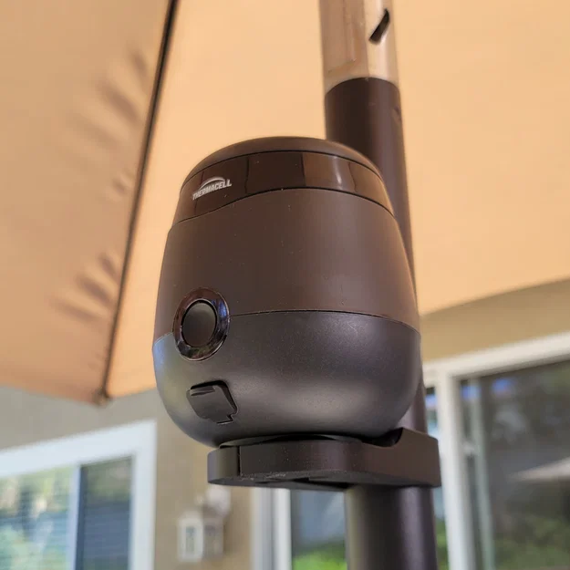 Ngàm gắn Thermacell cho cây dù sân vườn (Patio Umbrella Thermacell Mount) - Image 1