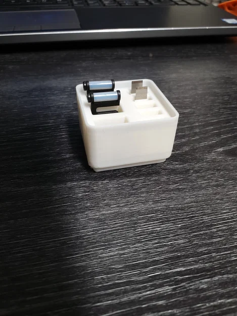 Gridfinity Bambu Lab X1c Wiper & Cutter - Nam châm gắn bên trong - Image 1