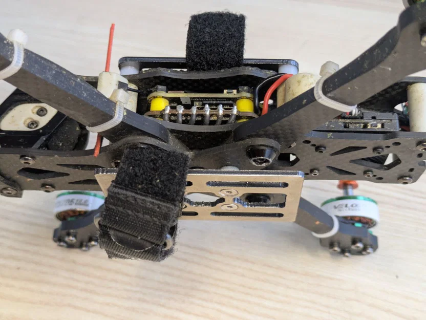 Đế Gắn Pin FPV Battery Mount Cho Khung Apex Evo 5 Inch - Image 1