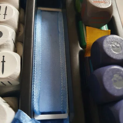Dụng cụ lấy xúc xắc cho board game Karak 2 (Karak 2 Dice Lifter)