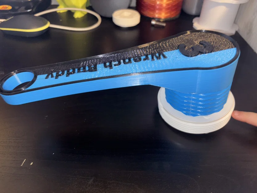 Dụng cụ hỗ trợ mở nắp ống nước 3 inch (Wrench Buddy) in 3D - Image 3
