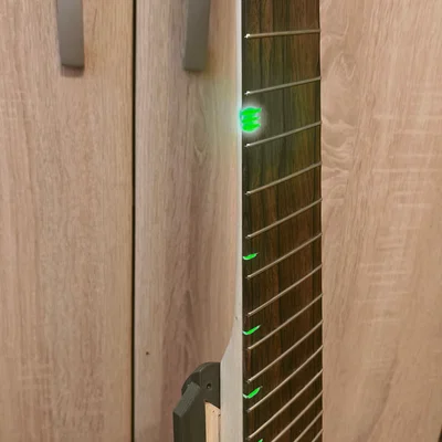 Đàn bass multiscale 5 dây (5 string multiscale bass)
