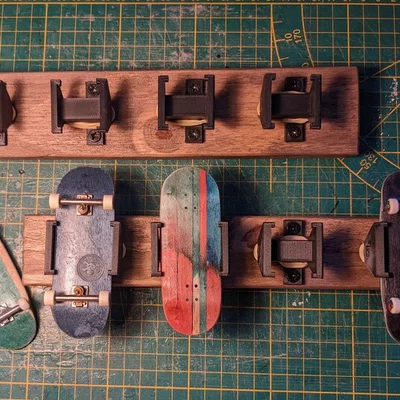 Giá treo tường deck fingerboard