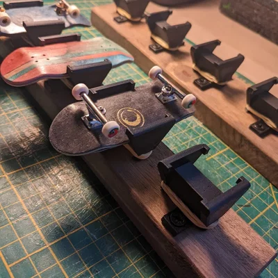 Giá treo tường deck fingerboard