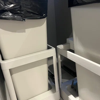 Chặn thùng rác HÅLLBAR (Hallbar - Ikea) chống trượt / tiết kiệm không gian