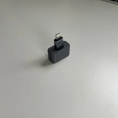 Khay Giữ Adapter Lightning Sang USB-C Có Nam Châm Tiện Lợi