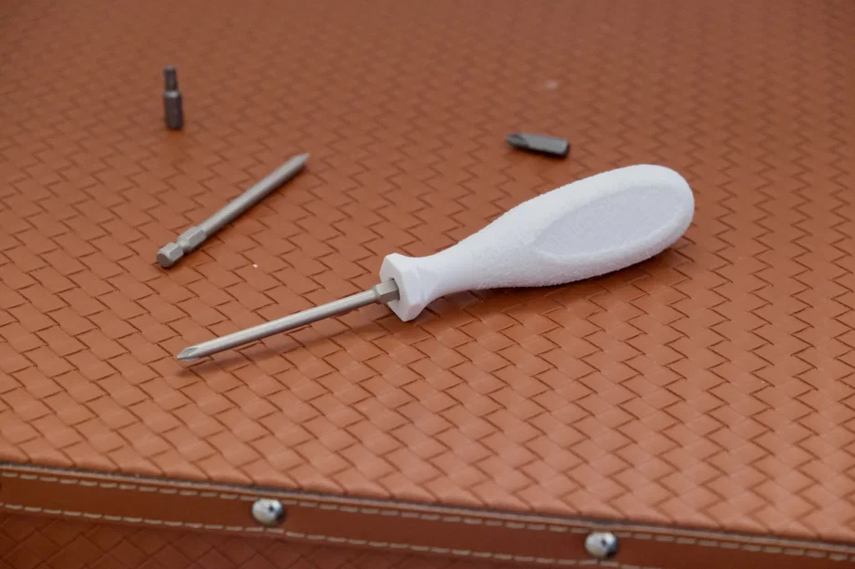 Tua vít công thái học cỡ vừa (Medium ergonomic screwdriver) - Image 1