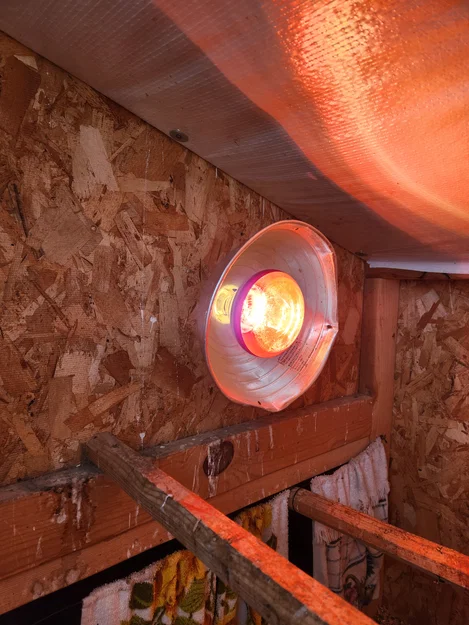 Hệ Thống Gá Đèn Sưởi Chuồng Gà #2 (Chicken Coop Heat Lamp Mount System #2) - Image 3