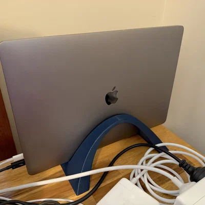 Giá Đỡ MacBook Pro Thiết Kế Vòm Tinh Tế (Khe 18mm) - File In 3D