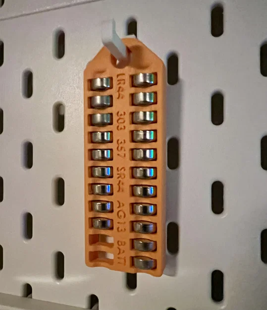 Khay treo tường lưu trữ pin LR44, AG13, 303, 357 (Sức chứa 22 viên) - Image 1