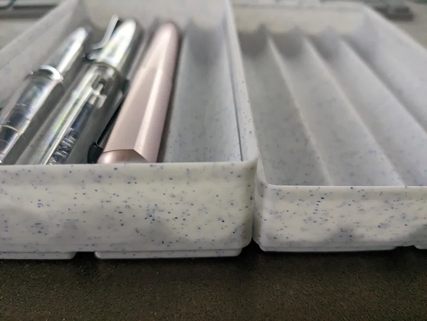 Gridfinity Pen Holder 2x4 4U - Khay cắm bút xếp chồng - Image 1