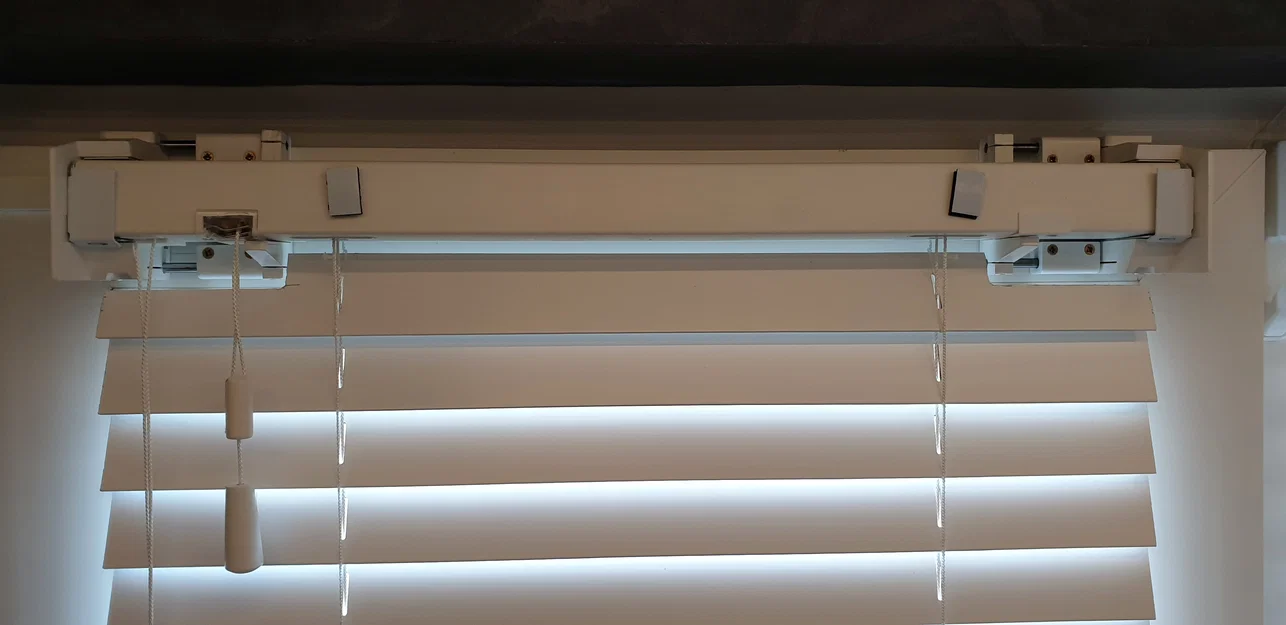 Bát/giá đỡ trượt ngang cho rèm sáo Venetian gắn cửa - Image 3