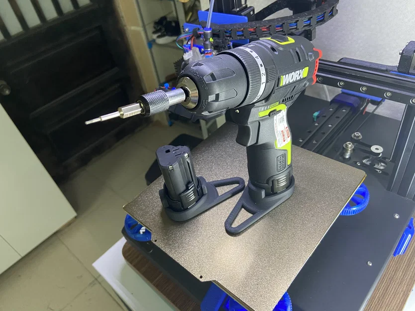 Chân đế 3D cho pin máy khoan WORX WU131 giúp máy đứng vững - Image 1
