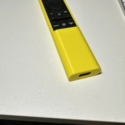 Đế dựng và ốp bảo vệ điều khiển Samsung TV in 3D tiện lợi