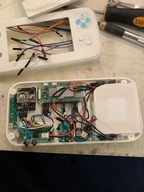 RaspberryPi Zero Retro Console – Máy RetroPie cầm tay bản in 3D - Image 3