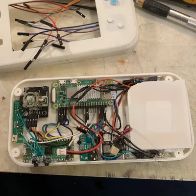 RaspberryPi Zero Retro Console – Máy RetroPie cầm tay bản in 3D