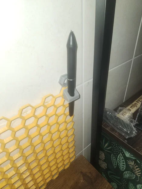 Giá treo bút Huion tiện lợi cho Honeycomb Storage Wall - Image 1