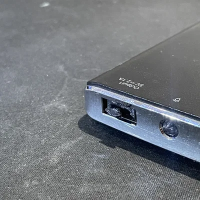 Bảo vệ thiết bị: Nắp chống bụi cổng USB!
