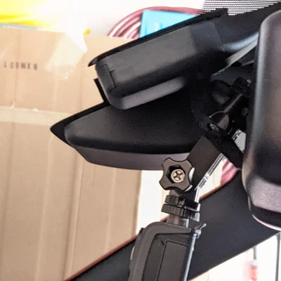 Ngàm gắn action cam “gần như vô hình” cho gương Miata MX-5 ND