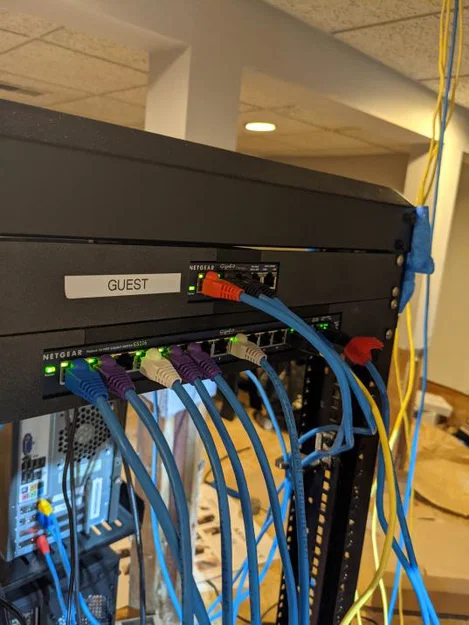 Adapter gắn rack cho Netgear GS116 Switch (Rackmount Adapter) - Image 1