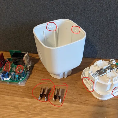 Hộp Đựng Mạch IKEA Tretakt: Giải Pháp Gọn Gàng Cho Smarthome