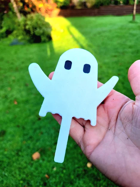 Ma Vườn Halloween (Halloween Garden Ghost) - Image 3