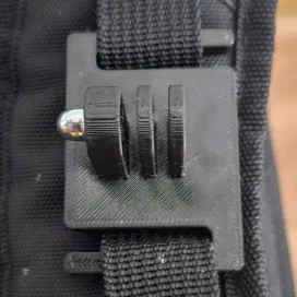 Ngàm gắn GoPro lên quai đeo balo cực tiện lợi và chắc chắn - Image 2