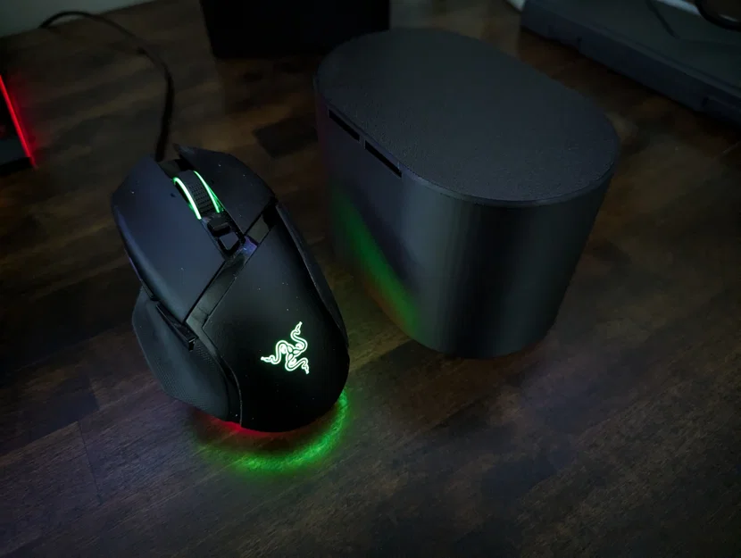 Razer Basilisk Charging Shroud (Nắp che khi sạc) - Image 1
